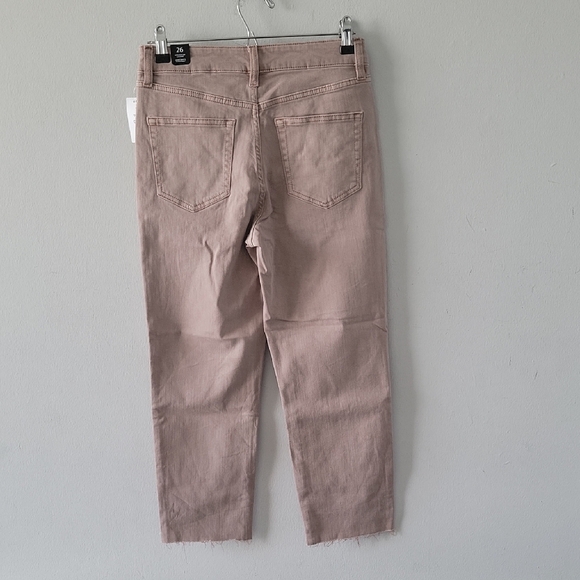 Pink Cropped Jeans - Picture 5 of 6